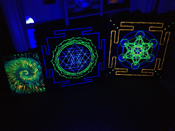 Black Light Glow Art