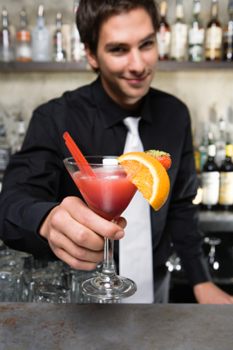http://www.dailymail.co.uk/sciencetech/article-2601986/The-ultimate-ice-breaker-Mingleton-lets-approach-people-bar-app.html