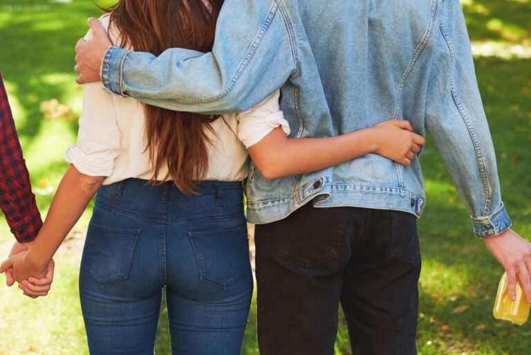 What Is A Polygamous Relationship?