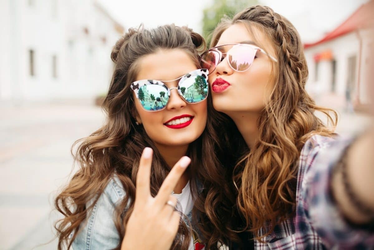 how to make friends in a new city