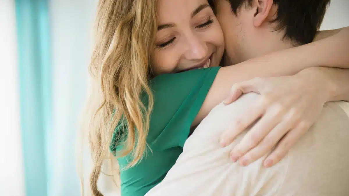 How to tell if a hug is romantic?