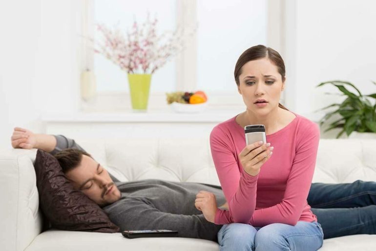 How Social Media Destroys Relationships